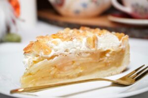 Tort winno-jabłkowy rodziny Załęckich EasyVege